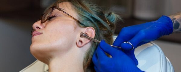 des-bijoux-originaux-pour-un-piercing-au-tragus