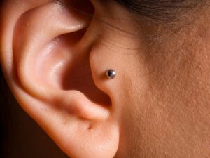 piercing au tragus piercing au tragus